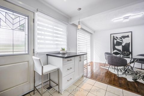 Photo 15 at 49 Bowerbank Drive, Newtonbrook East, Toronto