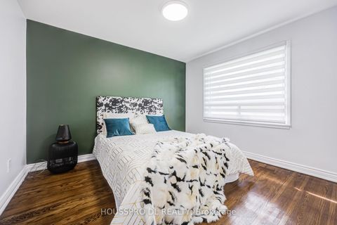 Photo 24 at 49 Bowerbank Drive, Newtonbrook East, Toronto