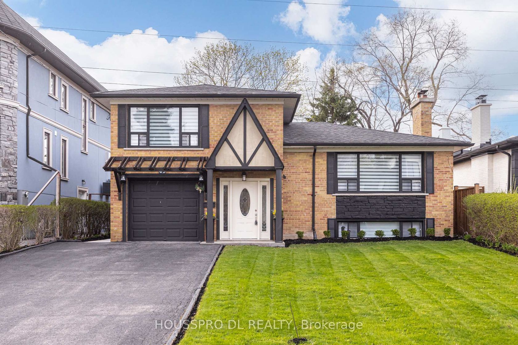 49 Bowerbank Drive, Newtonbrook East, Toronto photo number 2