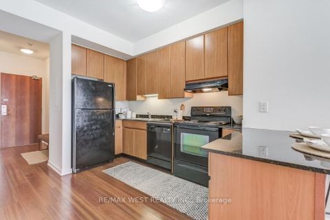 Photo 4 at 501 - 30 Canterbury Place, Willowdale West, Toronto