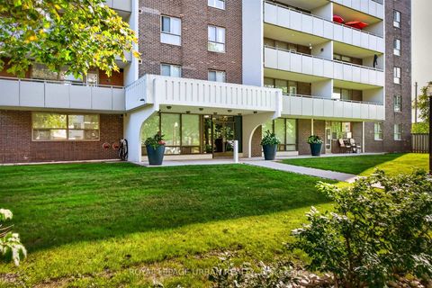 Photo 2 at 703 - 1135 Logan Avenue, Broadview North, Toronto