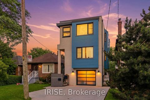 Photo 2 at 29 Ash Crescent, Long Branch, Toronto