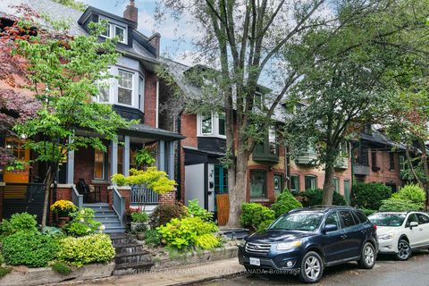 Photo 2 at 36 Aberdeen Avenue, South St. James Town, Toronto