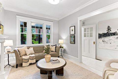 Photo 5 at 36 Aberdeen Avenue, South St. James Town, Toronto