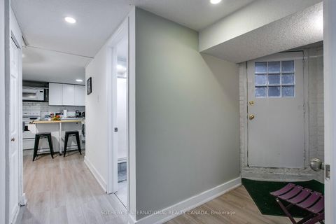 Photo 32 at 36 Aberdeen Avenue, South St. James Town, Toronto