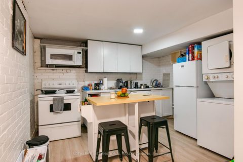 Photo 33 at 36 Aberdeen Avenue, South St. James Town, Toronto