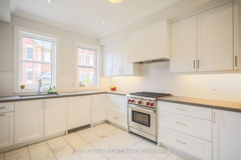 Photo 1 at 1 Saint Julien Court, Maple, Vaughan