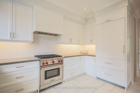 Photo 2 at 1 Saint Julien Court, Maple, Vaughan