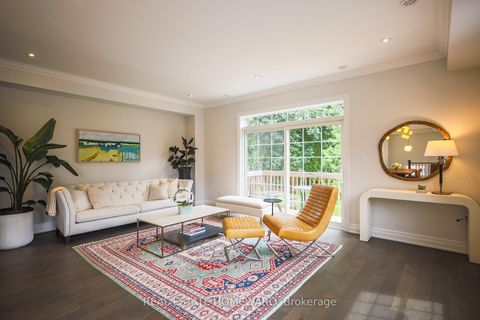 Photo 5 at 1 Saint Julien Court, Maple, Vaughan