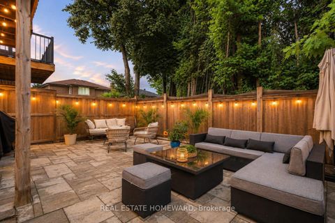 Photo 10 at 1 Saint Julien Court, Maple, Vaughan