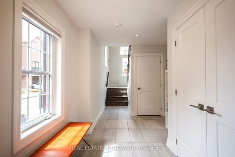 Photo 11 at 1 Saint Julien Court, Maple, Vaughan