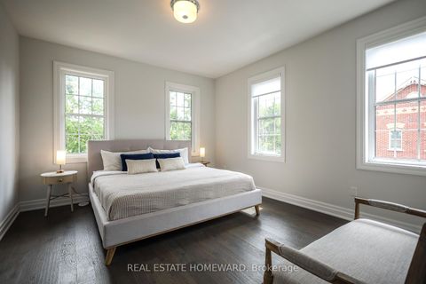 Photo 12 at 1 Saint Julien Court, Maple, Vaughan