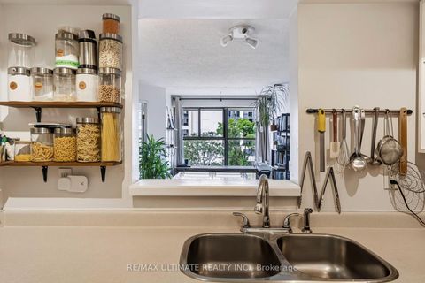 Photo 10 at 513 - 65 Scadding Avenue, Waterfront Communities C8, Toronto