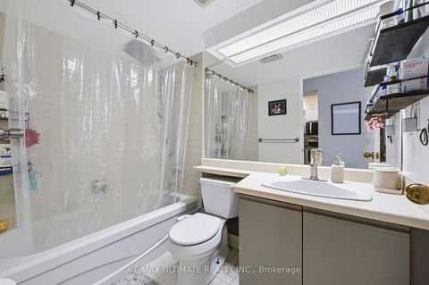 Photo 11 at 513 - 65 Scadding Avenue, Waterfront Communities C8, Toronto