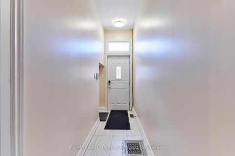 Photo 1 at 95 Wolseley Street, Chinatown, Toronto