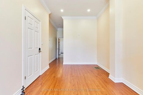 Photo 6 at 95 Wolseley Street, Chinatown, Toronto