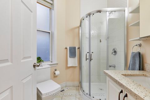 Photo 7 at 95 Wolseley Street, Chinatown, Toronto