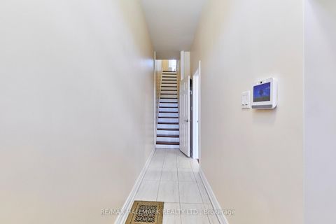 Photo 14 at 95 Wolseley Street, Chinatown, Toronto