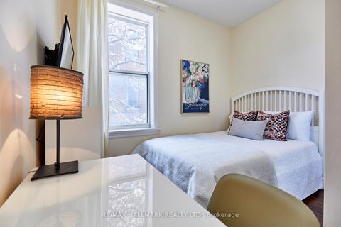 Photo 17 at 95 Wolseley Street, Chinatown, Toronto