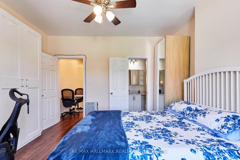 Photo 25 at 95 Wolseley Street, Chinatown, Toronto