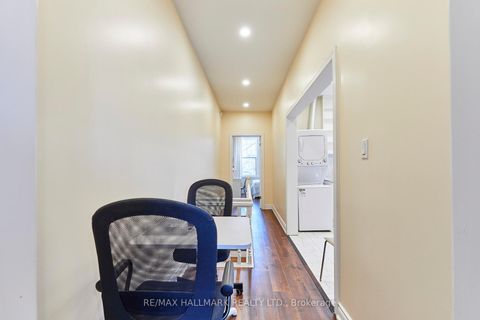 Photo 27 at 95 Wolseley Street, Chinatown, Toronto