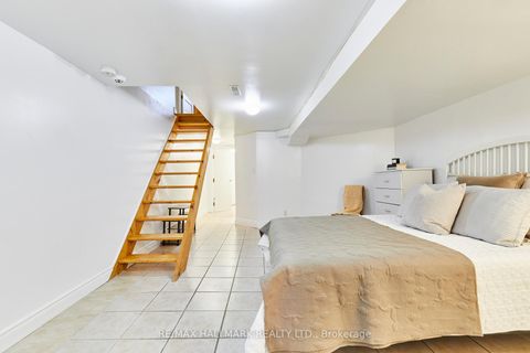 Photo 28 at 95 Wolseley Street, Chinatown, Toronto