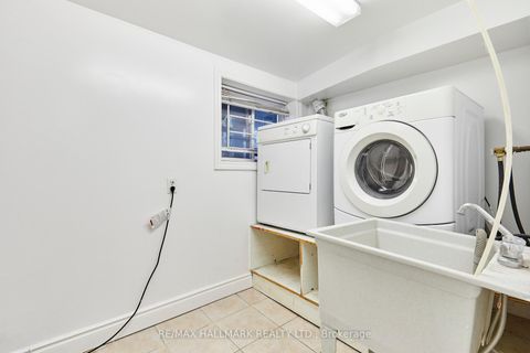 Photo 33 at 95 Wolseley Street, Chinatown, Toronto