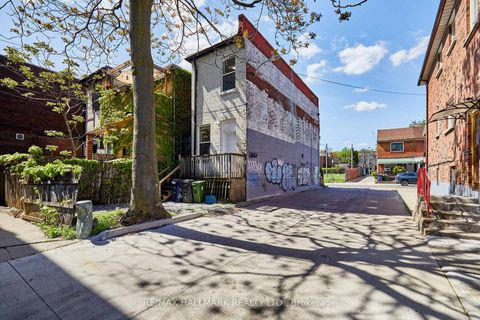 Photo 34 at 95 Wolseley Street, Chinatown, Toronto