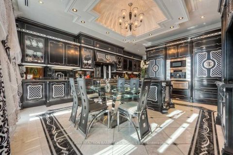 Photo 6 at 703 - 118 Yorkville Avenue, Annex, Toronto