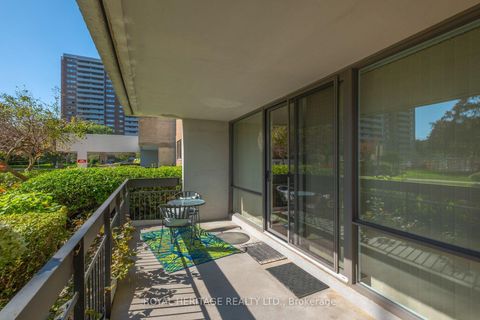 Photo 2 at 104 - 260 Scarlett Road, Smythe, Toronto