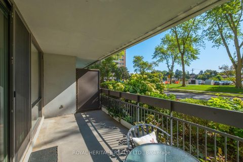 Photo 3 at 104 - 260 Scarlett Road, Smythe, Toronto