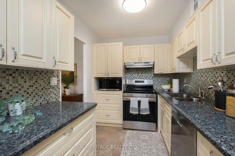 Photo 5 at 104 - 260 Scarlett Road, Smythe, Toronto