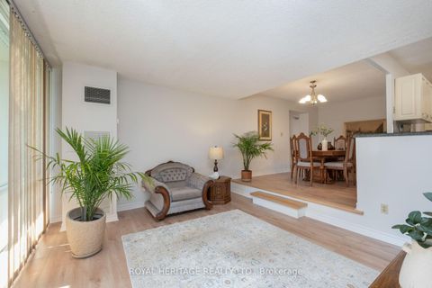 Photo 6 at 104 - 260 Scarlett Road, Smythe, Toronto