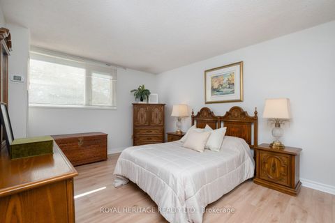 Photo 10 at 104 - 260 Scarlett Road, Smythe, Toronto
