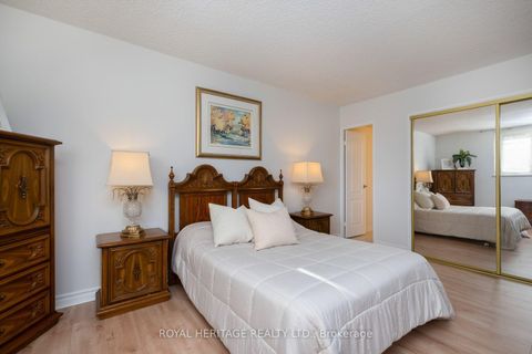 Photo 11 at 104 - 260 Scarlett Road, Smythe, Toronto