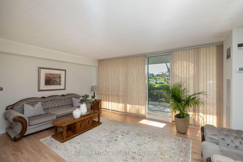 Photo 13 at 104 - 260 Scarlett Road, Smythe, Toronto