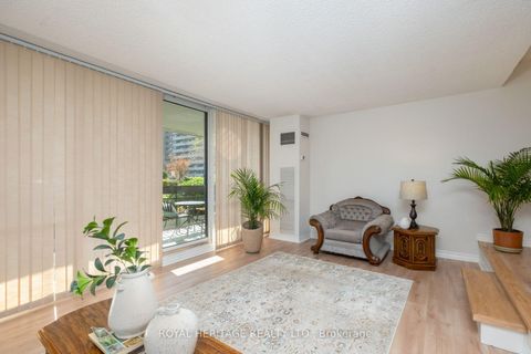 Photo 16 at 104 - 260 Scarlett Road, Smythe, Toronto