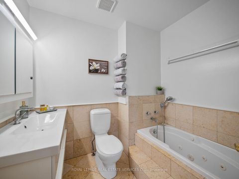 Photo 11 at 4 - 276 Spadina Road, Casa Loma, Toronto
