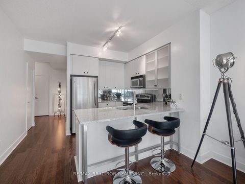 Photo 8 at 438 King Street, Waterfront Communities C1, Toronto