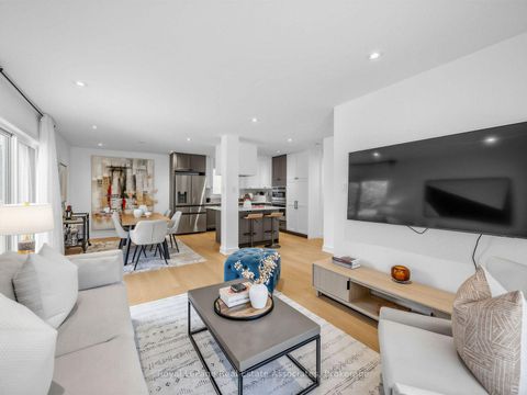 Photo 5 at 25 Treeview Drive, Alderwood, Toronto
