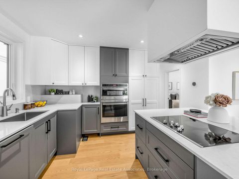 Photo 8 at 25 Treeview Drive, Alderwood, Toronto