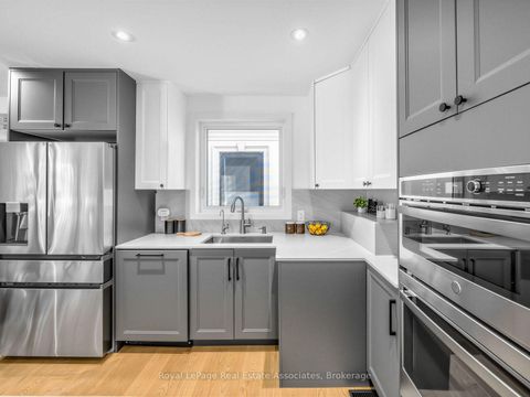 Photo 11 at 25 Treeview Drive, Alderwood, Toronto