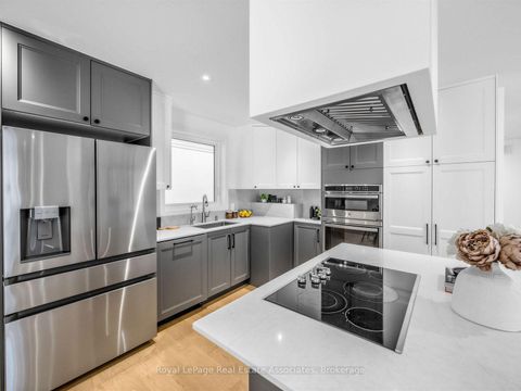 Photo 12 at 25 Treeview Drive, Alderwood, Toronto