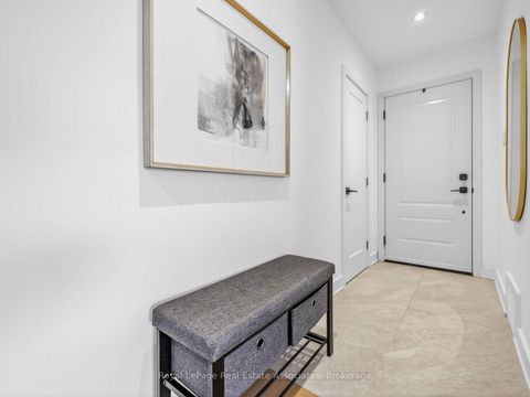 Photo 13 at 25 Treeview Drive, Alderwood, Toronto