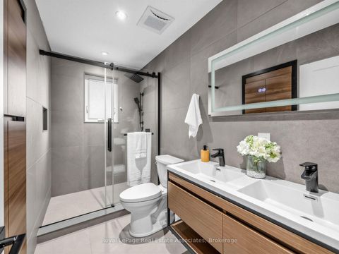 Photo 16 at 25 Treeview Drive, Alderwood, Toronto