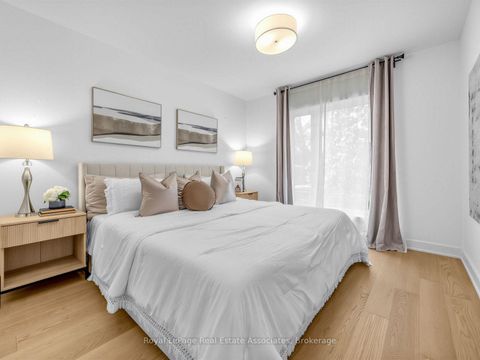 Photo 17 at 25 Treeview Drive, Alderwood, Toronto