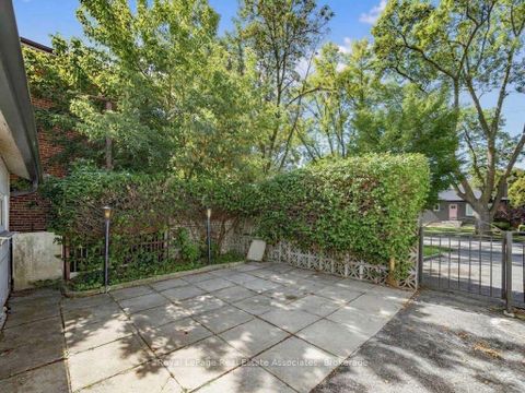 Photo 33 at 25 Treeview Drive, Alderwood, Toronto