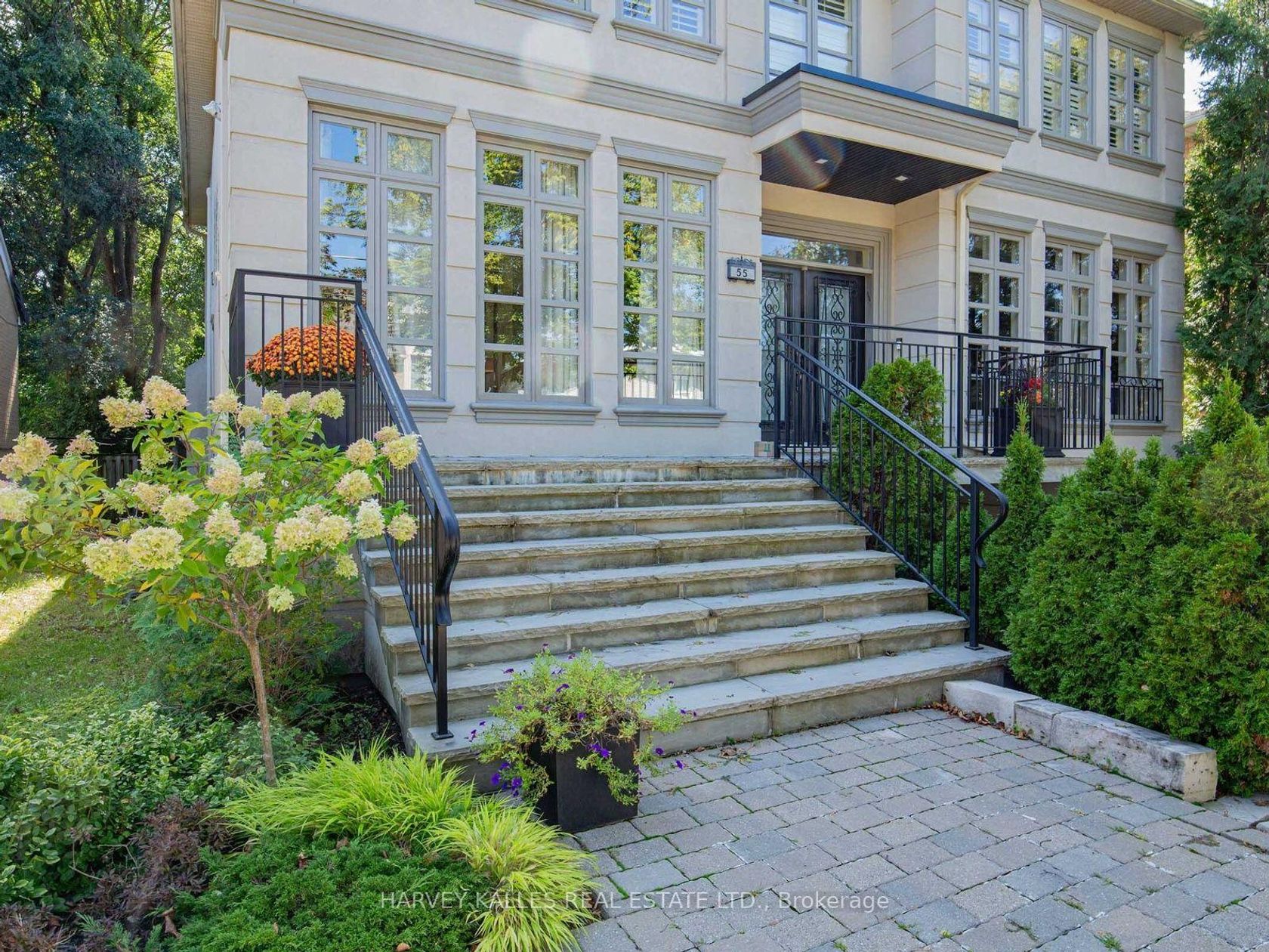 55 Viewmount Avenue, Lawrence, Toronto photo number 2