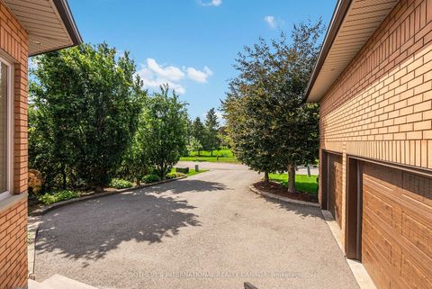 Photo 6 at 83 Burndean Court, Westbrook, Richmond Hill