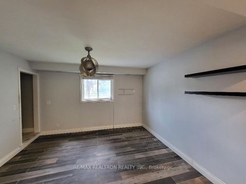 Photo 5 at 256 Dunlop Street W, Queen's Park, Barrie